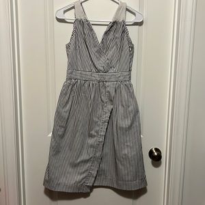 Banana Republic, Size 2, White with black stripes